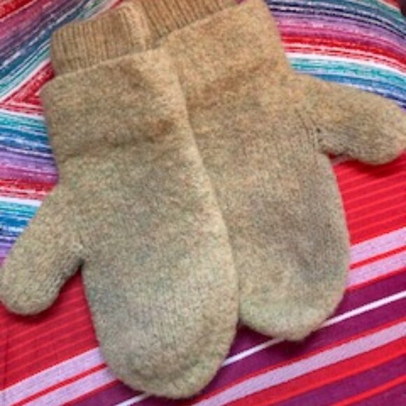 Hand knit mittens, Moss Green, tight weave, non slip cuff, size small - Picture 5 of 5